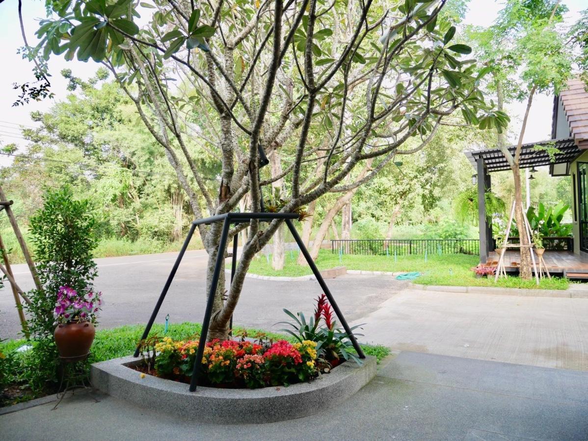Look at Home Lamphun Buitenkant foto